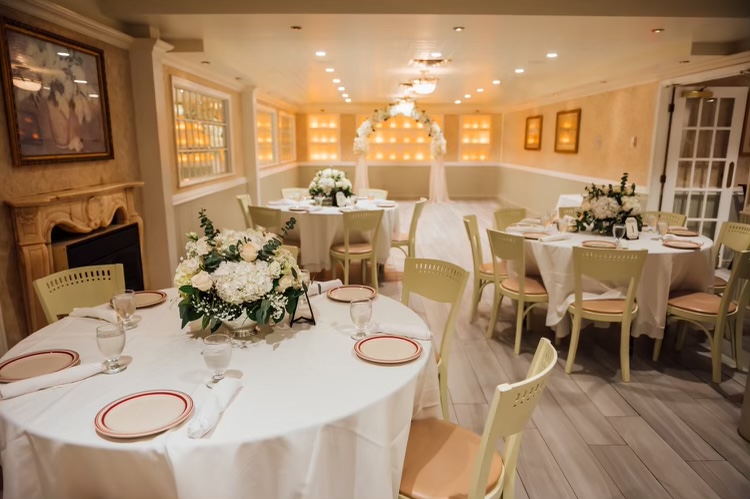 We specialize in small, intimate weddings!  Enjoy our unrivaled regional Italian cuisine and European-style service, amid a cozy, romantic ambiance.